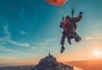 Combien ça coûte de sauter en parachute au dessus du Mont Saint Michel en Normandie ?