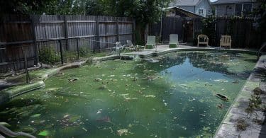 Que faire en cas d’eau trouble dans votre piscine hors-sol ?